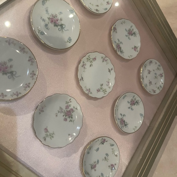 Floral Wall Decor with Gold Frame - Picture 8 of 11